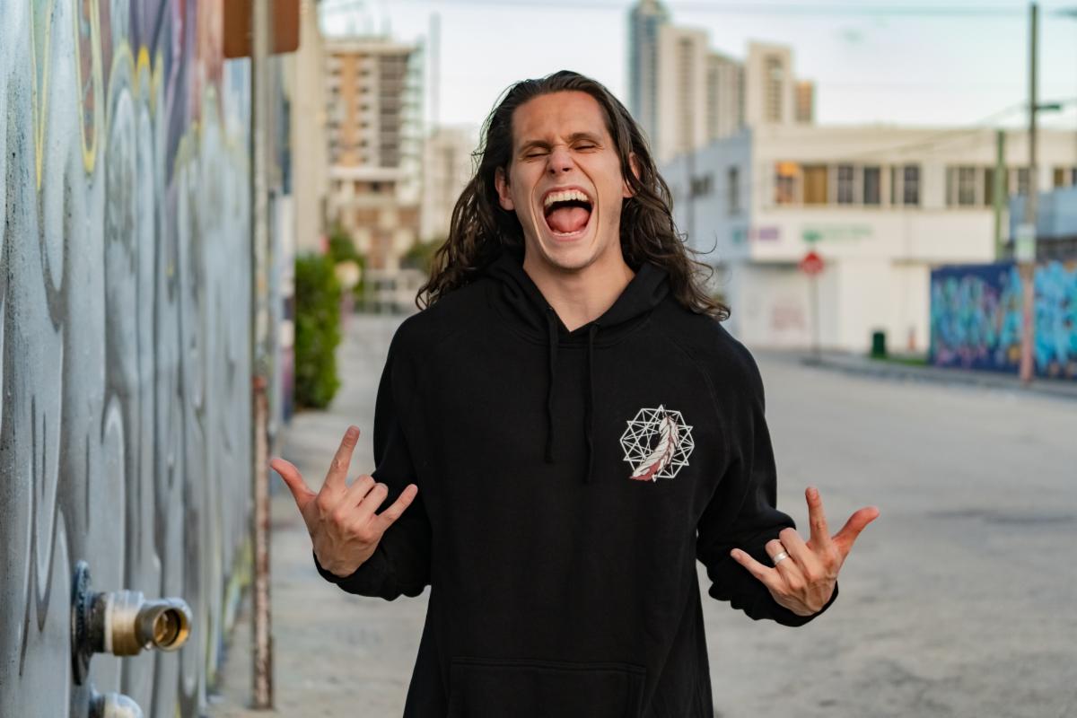 Sullivan King releases new single “Venomous” NextMosh