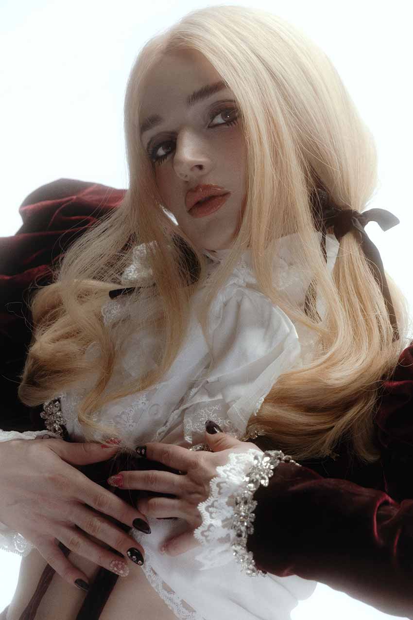 Poppy announces new album, 'Zig'; stream “Knockoff”