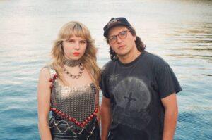 Earth Tongue promo photo for 2026