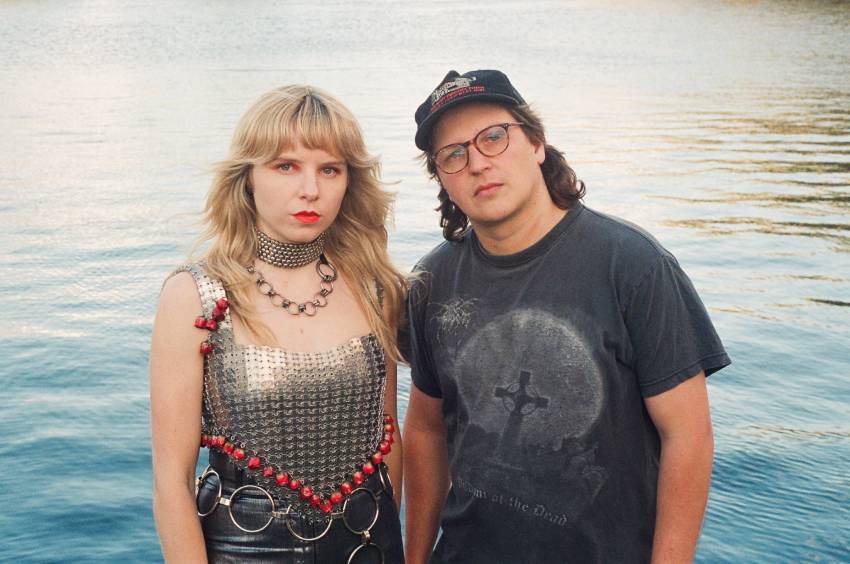Earth Tongue promo photo for 2026