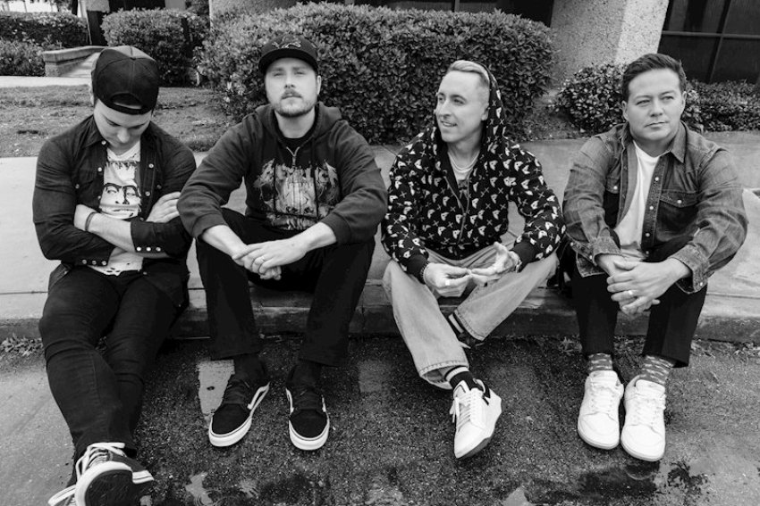 Promo photo for band Yellowcard