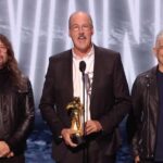 Nirvana receive award at VMA 2026